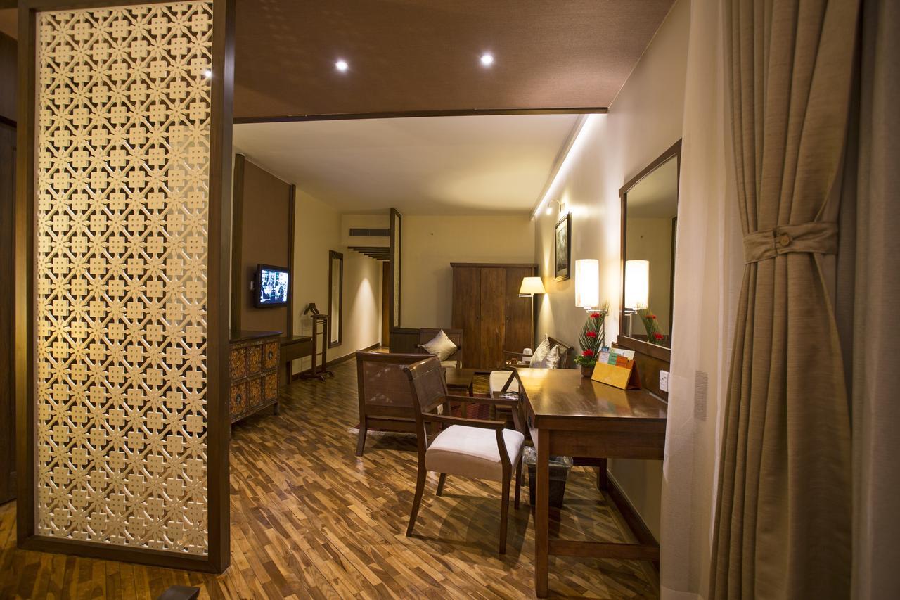 Hotel Shangri-La, Катманду Екстериор снимка